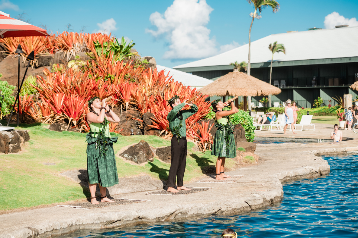 15 Top Hawaii Outfits That Will Keep You Cool and Chic 73 Information