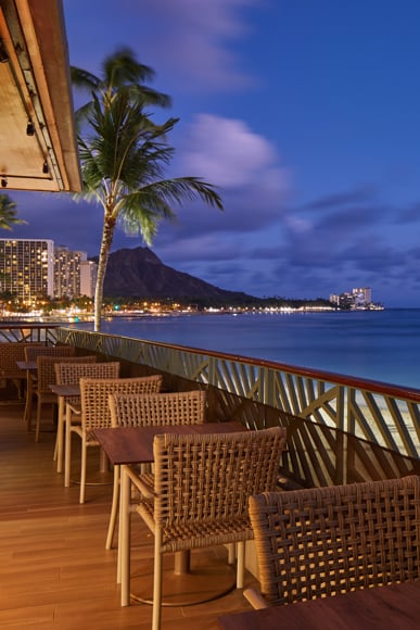 Night view at Voyager 47 Club Lounge at OUTRIGGER Waikiki Beach Resort