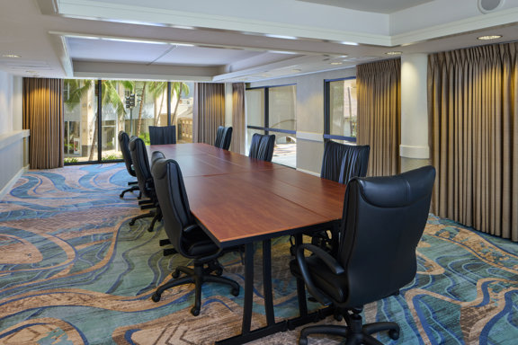 Outrigger Waikiki Beach Resort meeting room